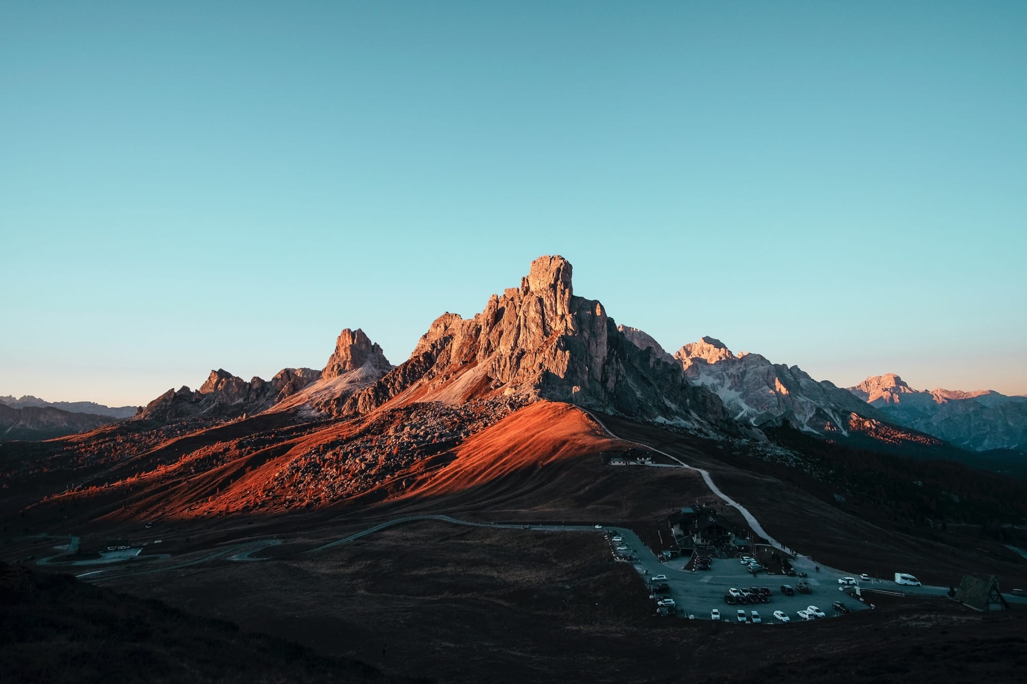 Roaming the World&rsquo;s Pathways